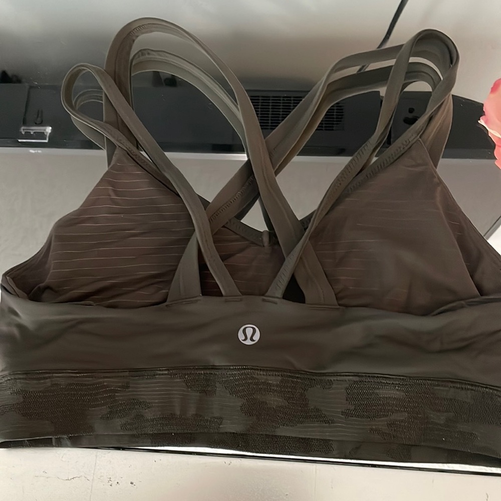 EUC Lululemon reversible sports bra